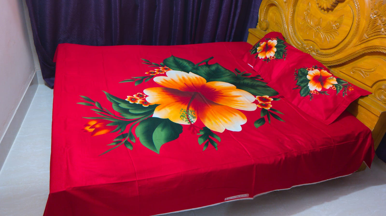Cholti Home Decor floral bedsheet